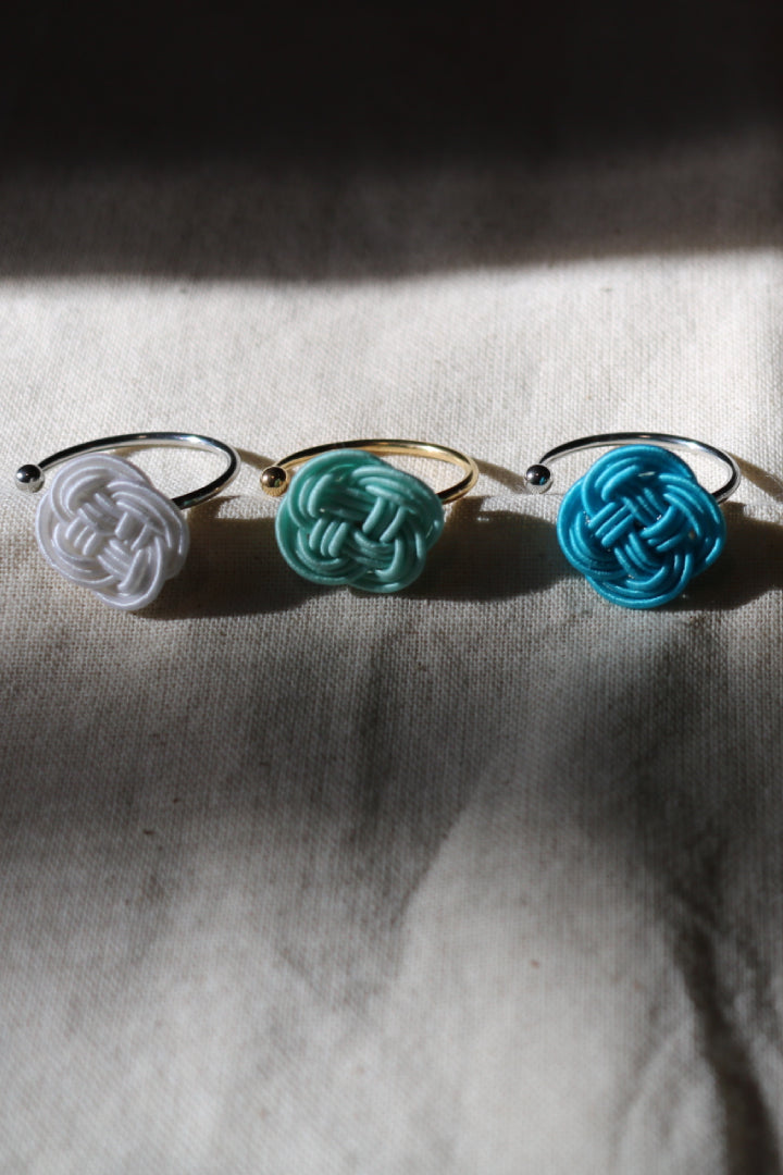 "Nanohanamusubi" ring - Studio Mururu