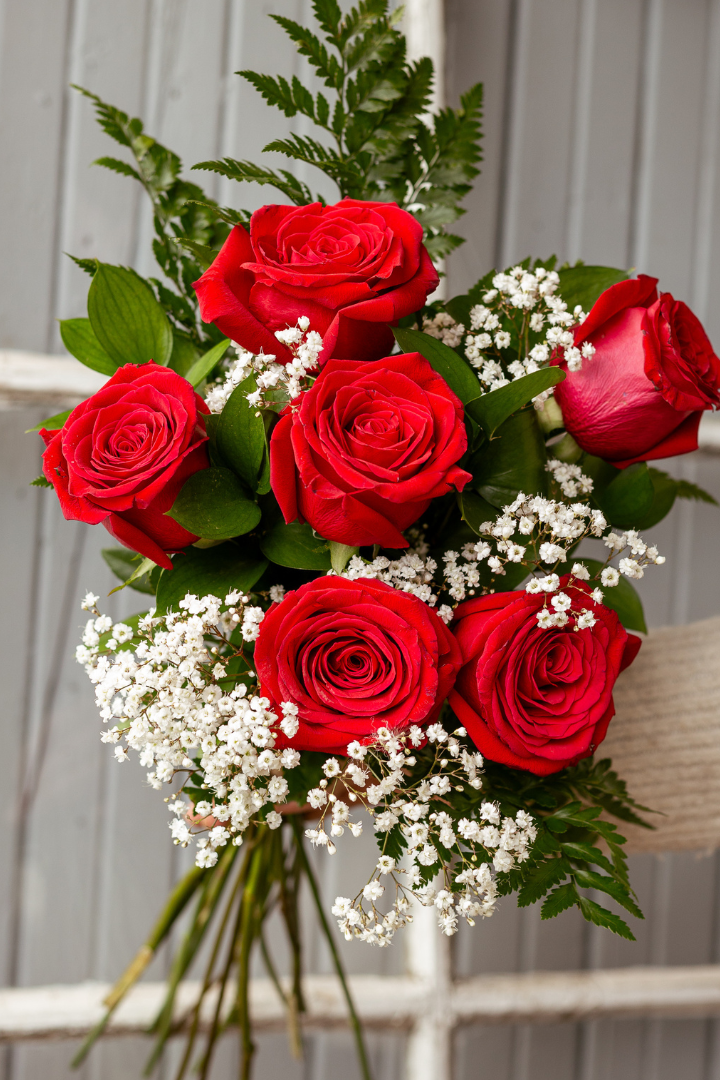 Bouquet of red roses